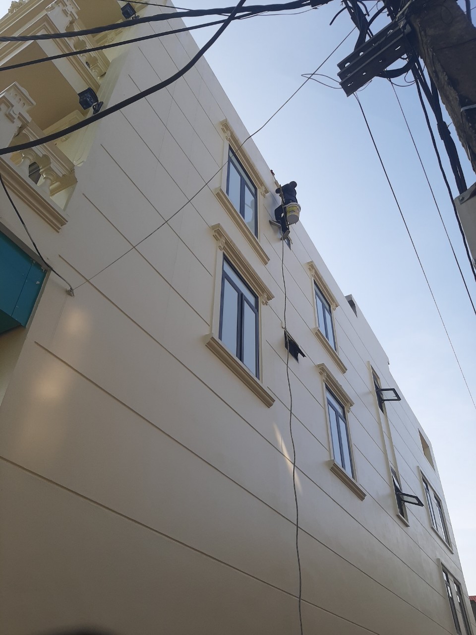 Sơn chống thấm cho ngôi nhà của bạn, bảo vệ ngôi nhà từ ngoài vào trong !
