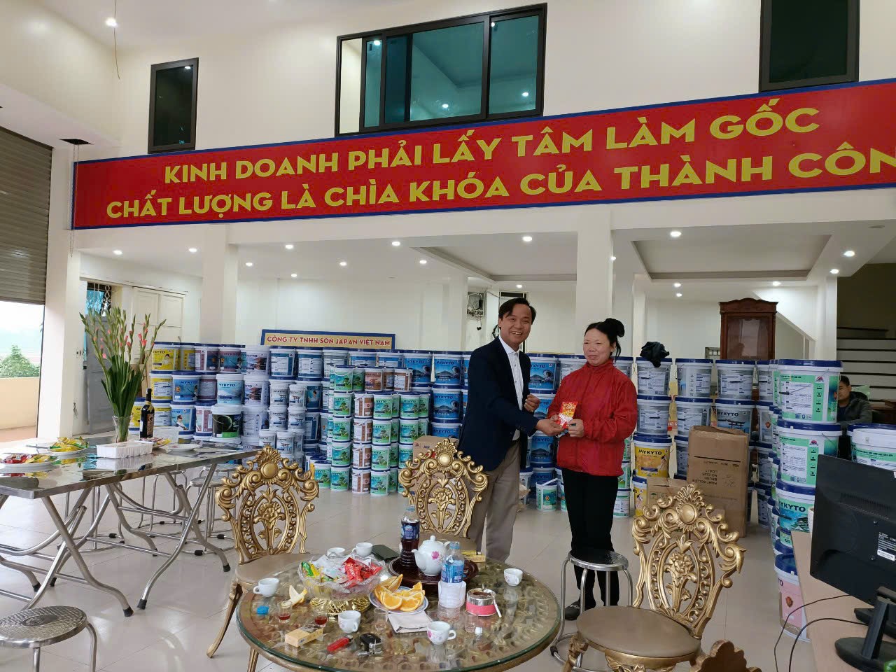 Khai xuân đầu năm, kính chúc quý khách hàng 1 năm vạn sự tốt lành !